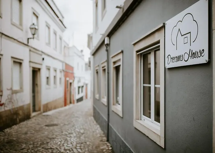 Hostel Dreams House *
