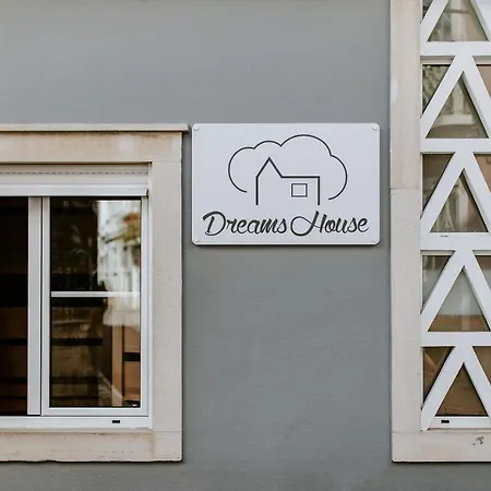 Hostel Dreams House